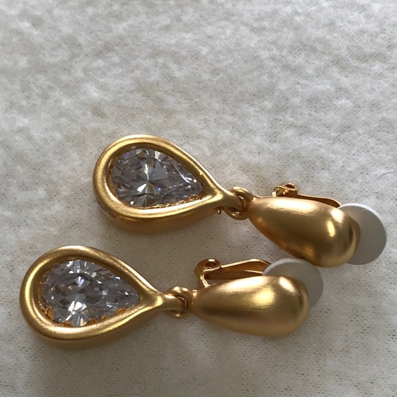 Anne Klein brushed gold tone earrings, clip ons, tear drop shaped center crystal - Picture 6 of 8